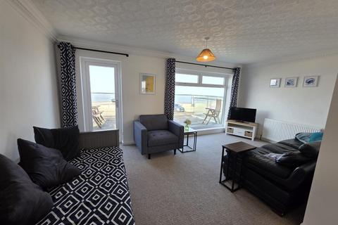 2 bedroom end of terrace house to rent, Rossall Promenade, Thornton-Cleveleys