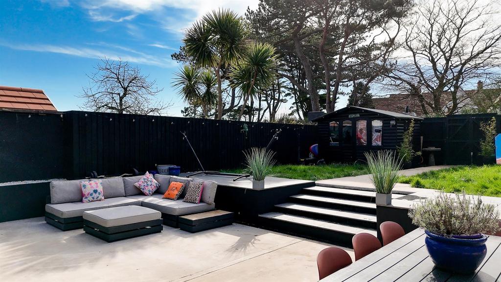 Sequence 01.00 17 09 07.Still024-2.jpg