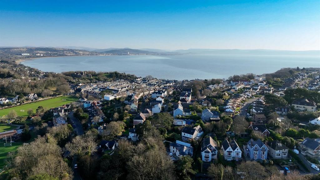 Sequence 01.00 05 55 04.Still005-2.jpg