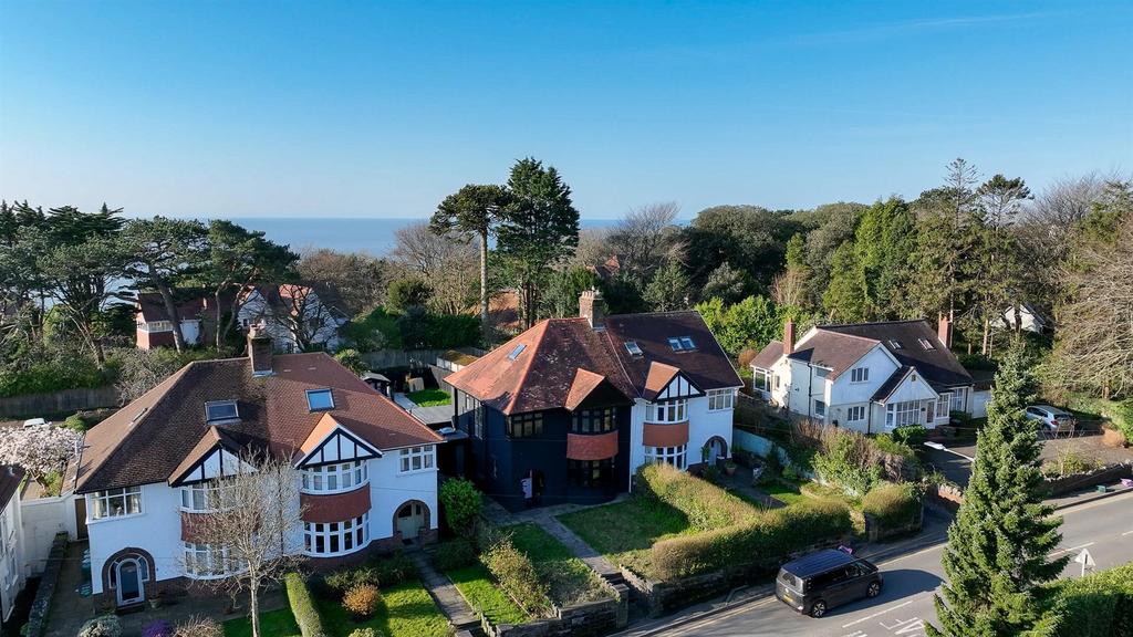 Sequence 01.00 07 55 10.Still014-2.jpg