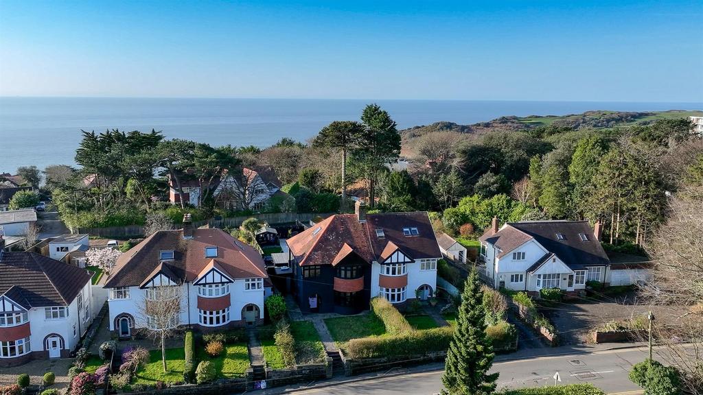 Sequence 01.00 06 48 11.Still009-2.jpg