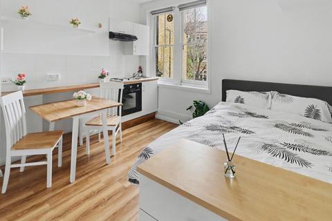 Studio to rent, Glenloch Road, London NW3