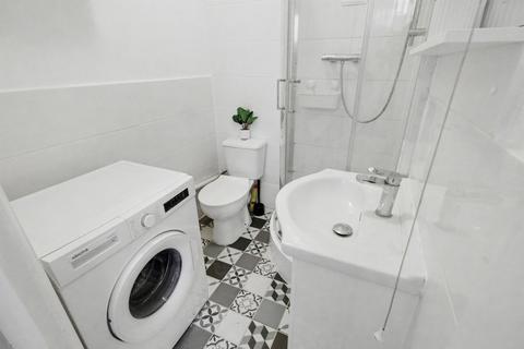 Studio to rent, Glenloch Road, London NW3