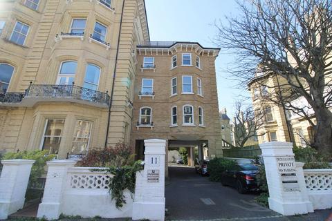 First Avenue, Hove