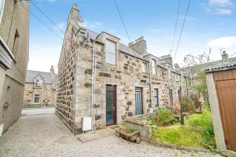 2 bedroom maisonette for sale