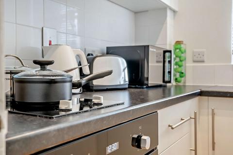 Studio to rent, Hill Street Mayfair W1J