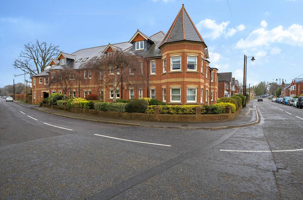 1424895-3-69b2adb...