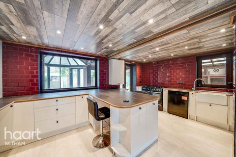 4 bedroom detached house for sale, Foxden, Witham