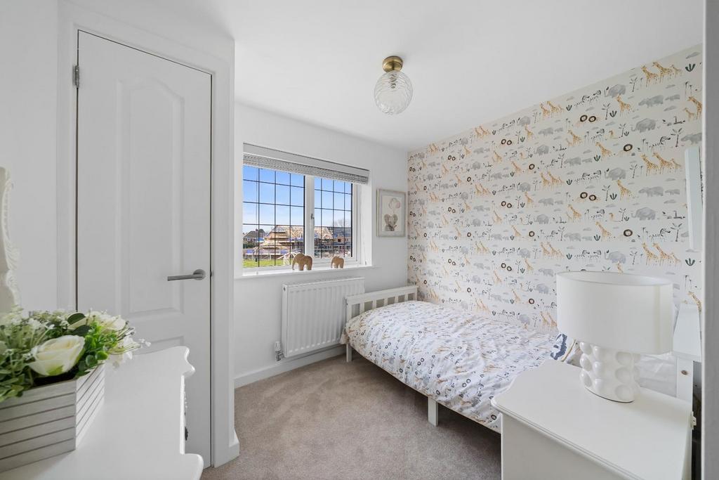 Bedroom 4a.jpg