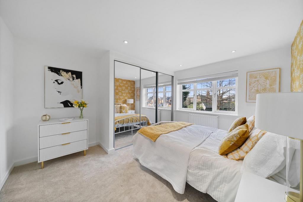 Bedroom 1a (1).jpg