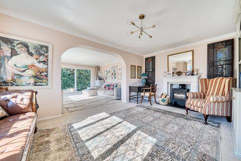 3 bedroom detached house for sale, Tudor Close, Pulborough, RH20