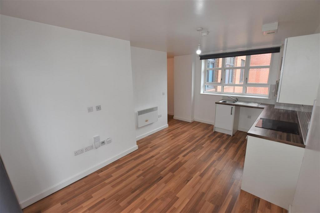 Lounge/Kitchen