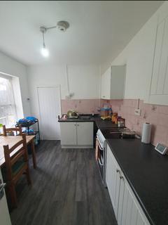 2 bedroom flat for sale, Broad Lane, London N15