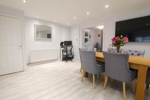 3 bedroom end of terrace house for sale, Hare Lane, Hatfield