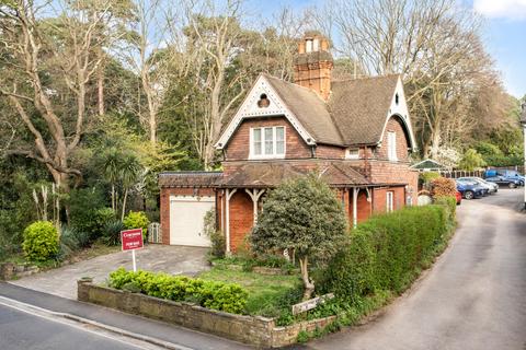 undefined, Brooklands Road, Weybridge, KT13