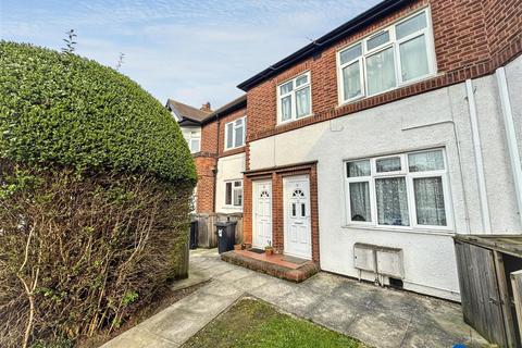 2 bedroom flat to rent, Westminster Close