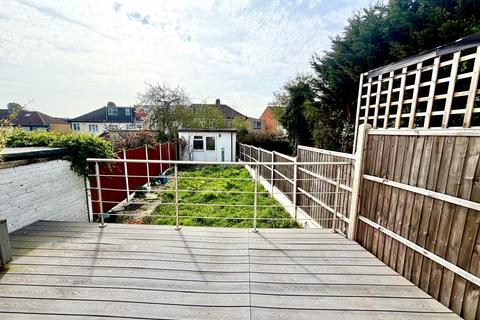 3 bedroom house to rent, Chase Lane, Ilford, IG6