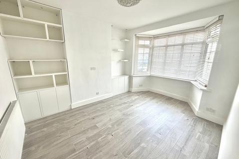 3 bedroom house to rent, Chase Lane, Ilford, IG6