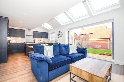 4 bedroom detached house for sale, Tolsford Road, Houlton, Rugby, CV23