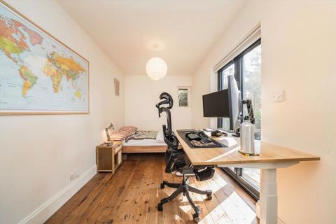 2 bedroom flat for sale, Torriano Avenue, London NW5