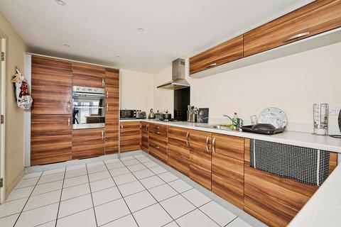 3 bedroom terraced house for sale, Teasel Way, Hampton Centre, Peterborough