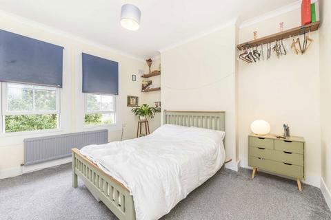 2 bedroom flat to rent, Bellenden Road, London SE15