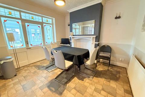 3 bedroom semi-detached house for sale, Newmarket Road, Ashton-Under-Lyne OL7