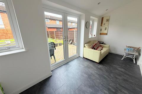 3 bedroom semi-detached house for sale, Newmarket Road, Ashton-Under-Lyne OL7