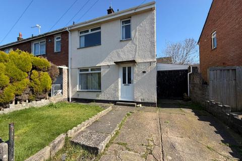 2 bedroom semi-detached house to rent, Llwyn Derw, Fforestfach, Swansea, SA5 4AZ.