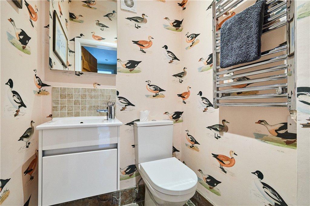 Cloak Room / Wc