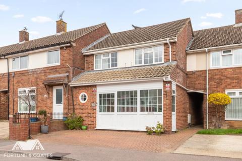 undefined, Carters Mead, Harlow