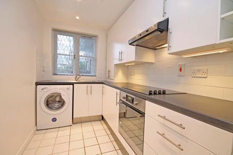 1 bedroom flat to rent, Brompton Park Crescent, London SW6