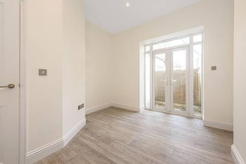 1 bedroom flat to rent, Charteris Road, Queen's Park, London, NW6
