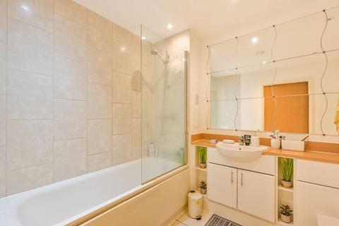 1 bedroom flat for sale, Connaught Heights, Silvertown, London, E16