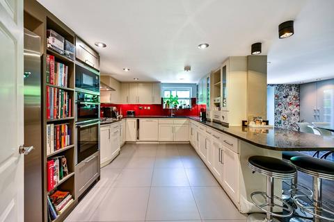 undefined, Mill Plat, Old Isleworth, Isleworth, TW7