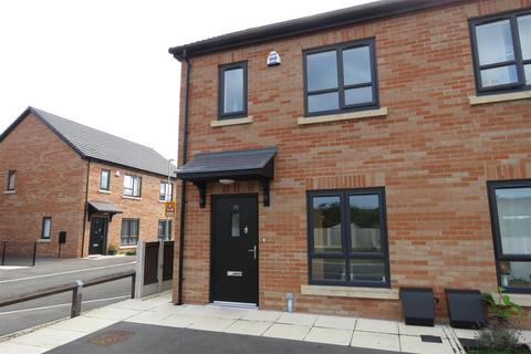 2 bedroom semi-detached house to rent, Hazelwood Drive, Hesketh Bank, Preston