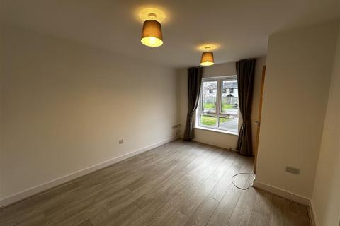 2 bedroom semi-detached house to rent, Hazelwood Drive, Hesketh Bank, Preston