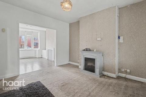 3 bedroom semi-detached house for sale, Glenfield Road, Leicester