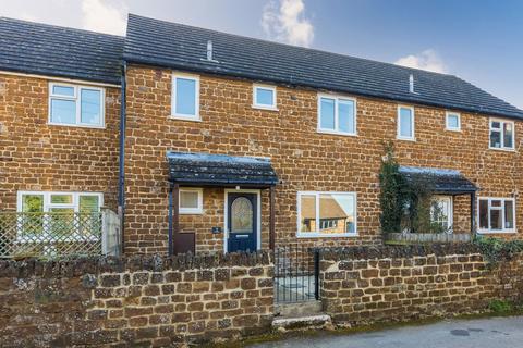 undefined, Weavers Row, Shutford
