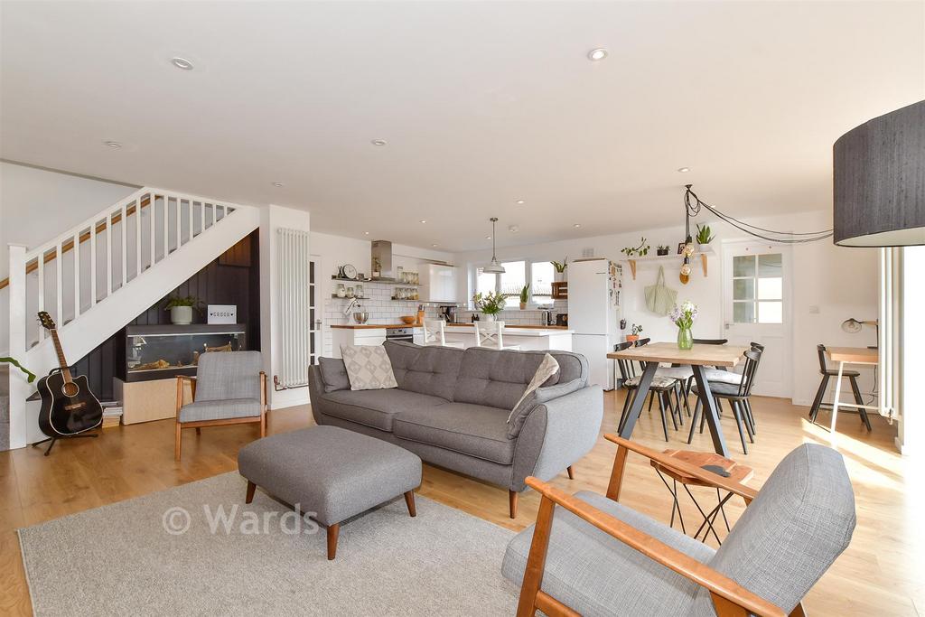 Kitchen/ Lounge/ Diner