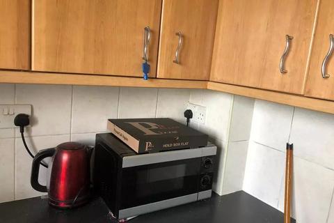 undefined, Great West Road, Hounslow TW5