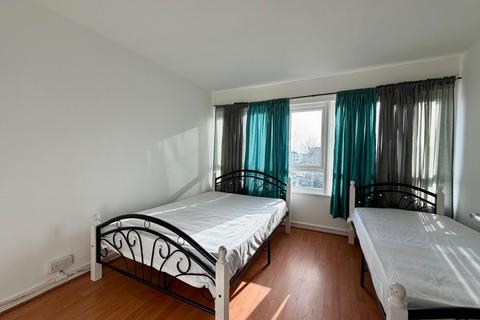 undefined, Mitcham CR4