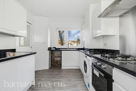 3 bedroom flat to rent, Swanton Gardens, LONDON