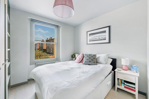 2 bedroom flat for sale, Hereford Road, Acton