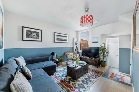2 bedroom flat for sale, Hereford Road, Acton
