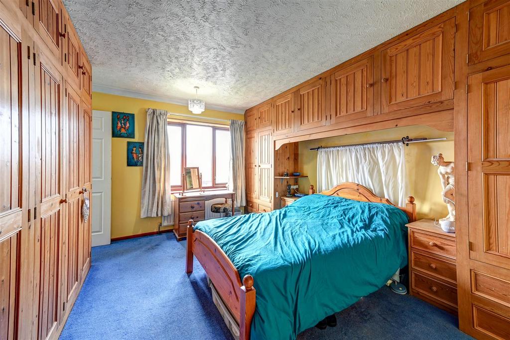 Bedroom 1.jpg