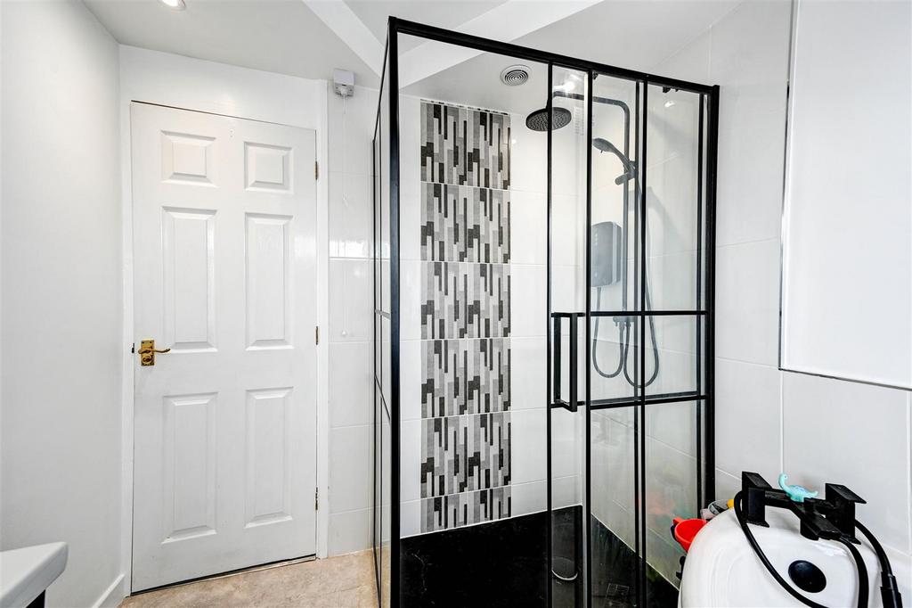 Bathroom shower.jpg