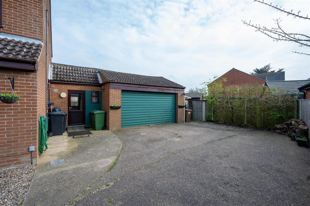 Double garage.jpg