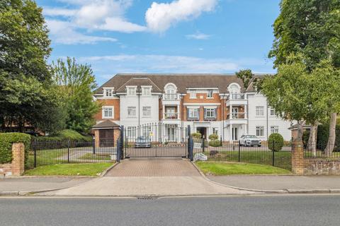 2 bedroom apartment for sale, Flat  Elder Court, Northwood HA6