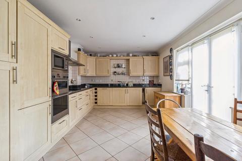 2 bedroom apartment for sale, Flat  Elder Court, Northwood HA6